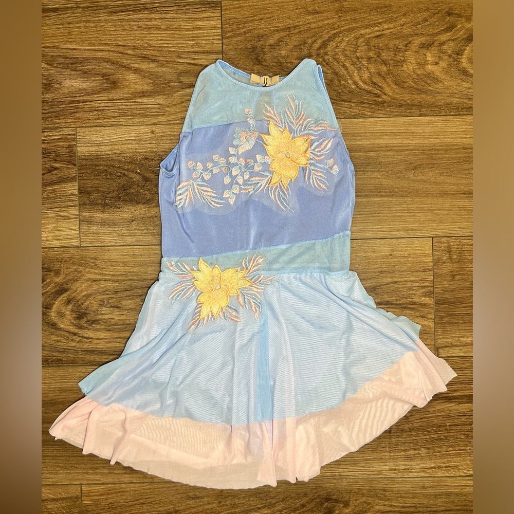 Revolution lyrical costume